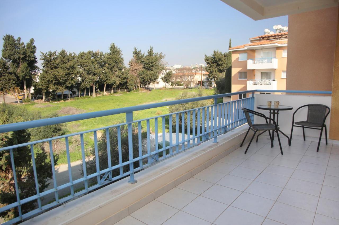 Apartment Iris Village Kato Paphos Exterior photo