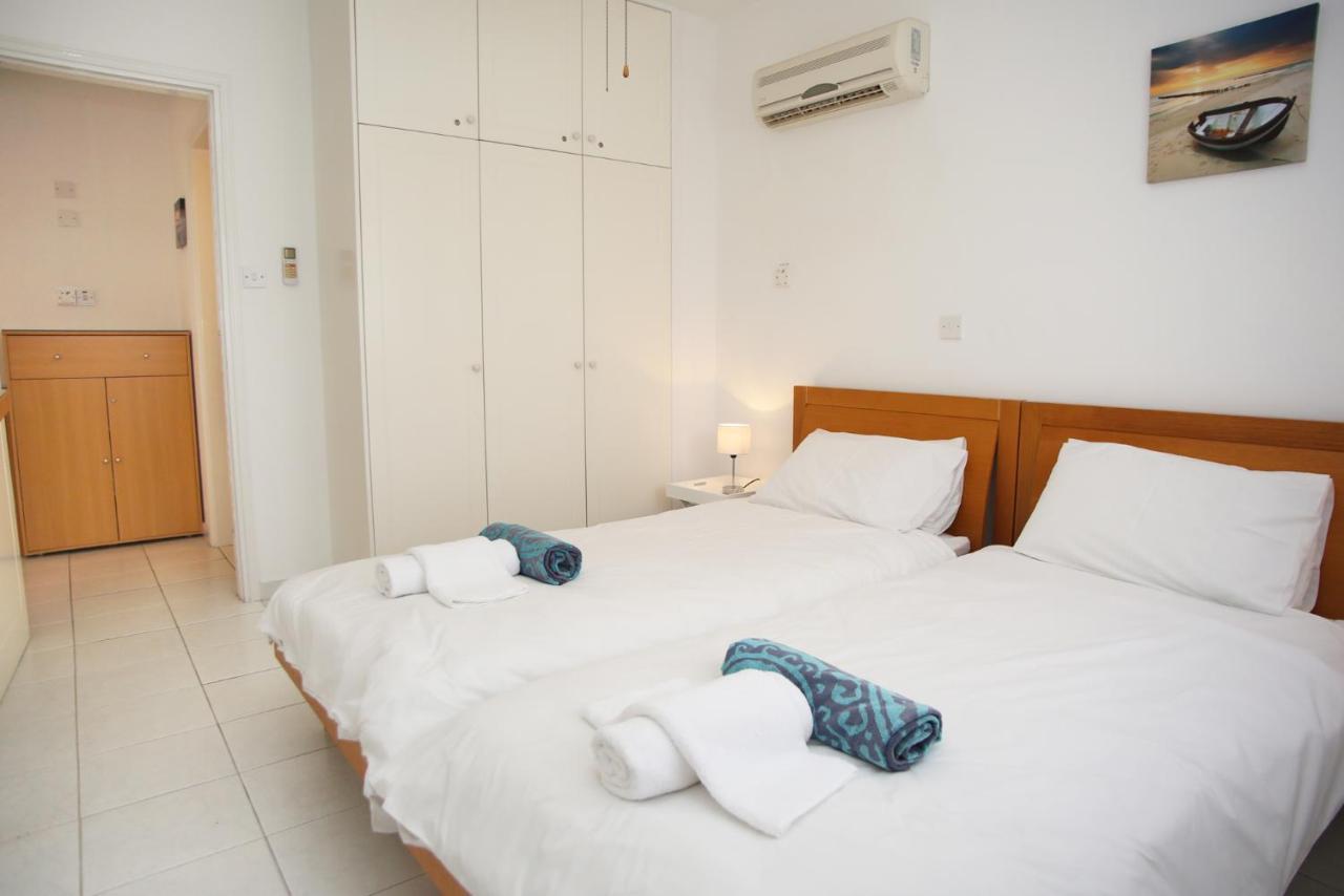 Apartment Iris Village Kato Paphos Exterior photo